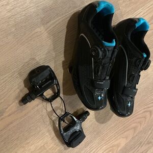 Specialized Black and Blue Athletic Shoes